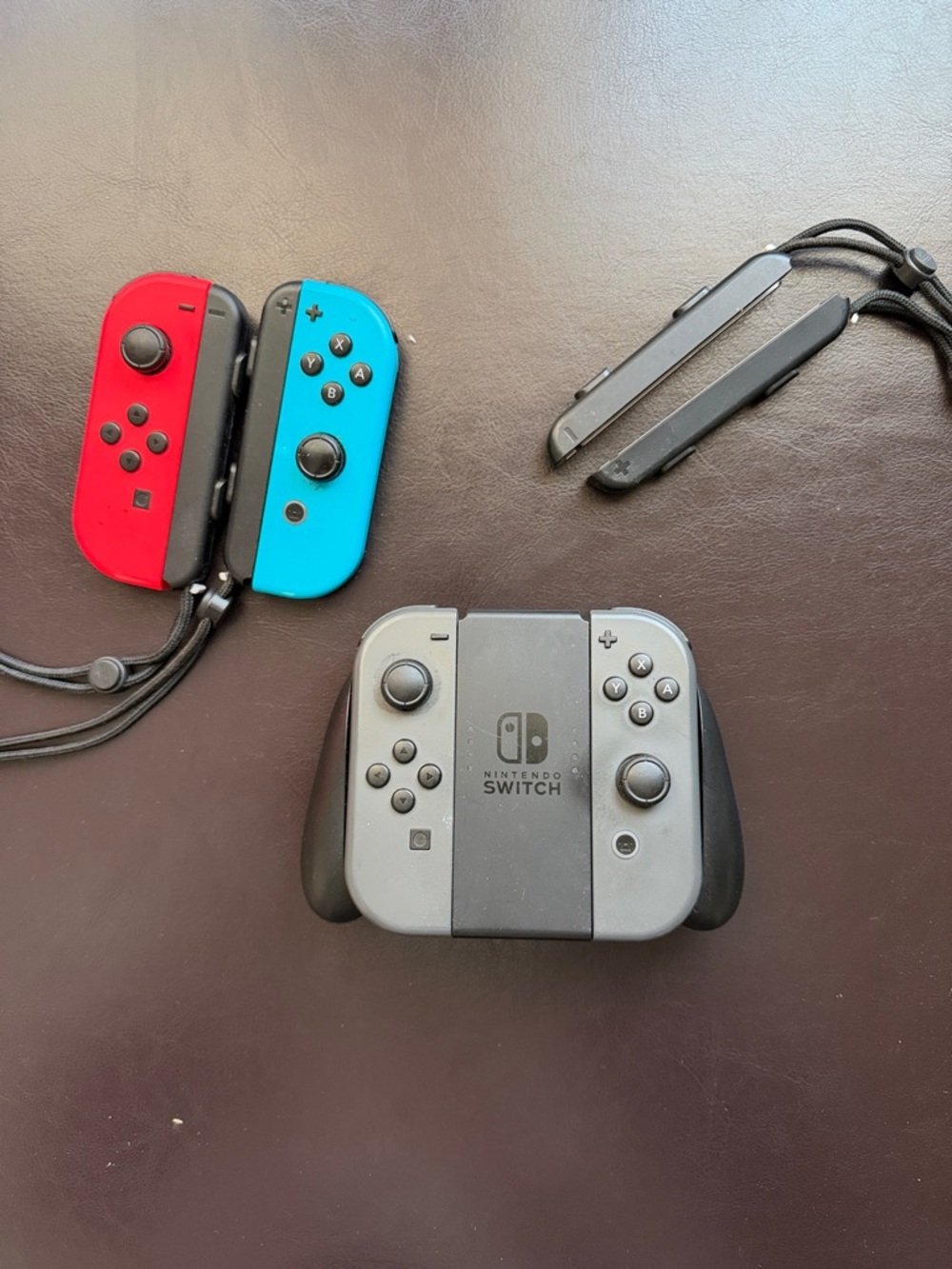 Nintendo Switch Handheld Console with additional Controllers - Picture 4 of 6